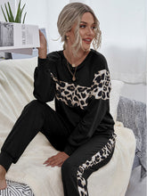 Load image into Gallery viewer, Female Leopard Stitching Long-Sleeved Round Neck Sports Suit