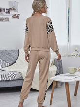 Load image into Gallery viewer, Female Leopard Stitching Long-Sleeved Round Neck Sports Suit