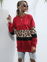 Load image into Gallery viewer, Contrasting Casual Loose Leopard Print Stitching Top